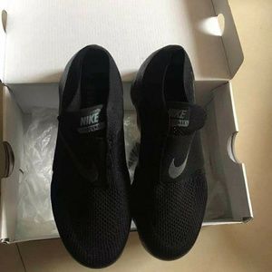 vapormax triple black moc